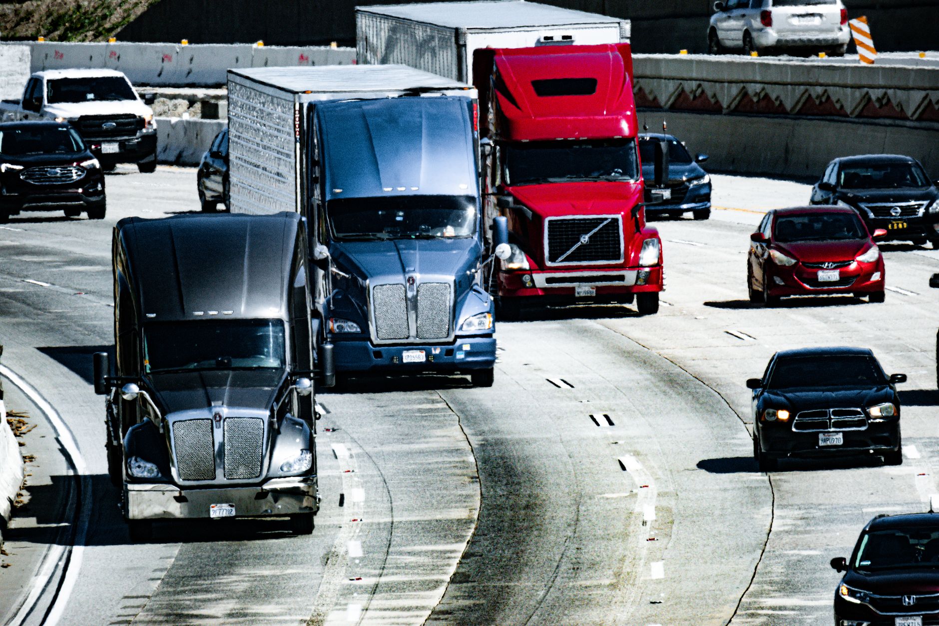 HGV equipped with fleet telematics and IoT sensors on a UK motorway